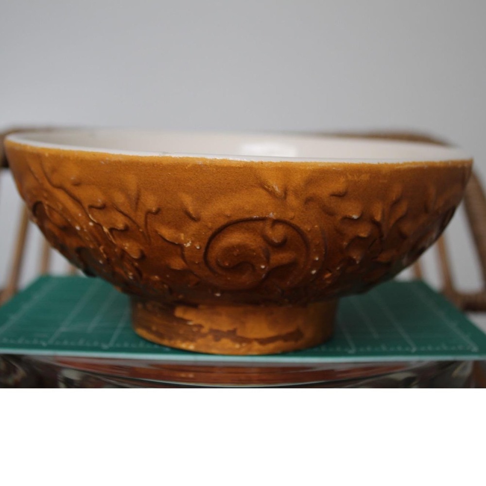 Haeger USA Embossed Scroll Footed Ceramic Serving Bowl 10 inch - Picture 2 of 16
